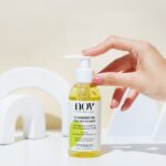 Démaquillage naturel avec soin doux et coton réutilisable