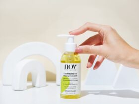 Démaquillage naturel avec soin doux et coton réutilisable